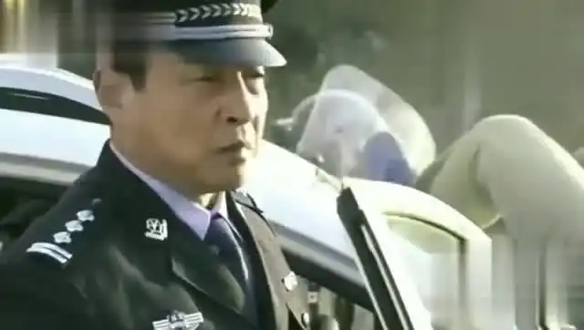 战狼2恶霸强拆烈士家属民宅,被特种兵狠狠收拾