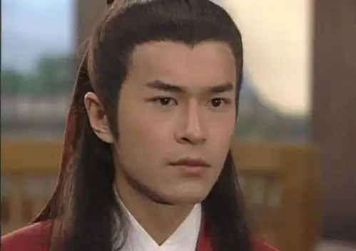 八位香港影帝,周星驰三十多年仅一次登顶,周润发巅峰远赴好莱坞