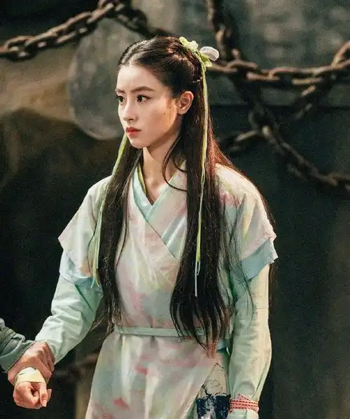 新神雕侠侣剧照女主撞脸刘亦菲却被女配碾压,男主是五竹叔
