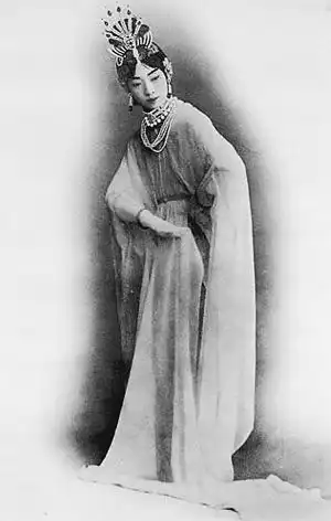 近代史上最牛女装大佬,两位来自中国