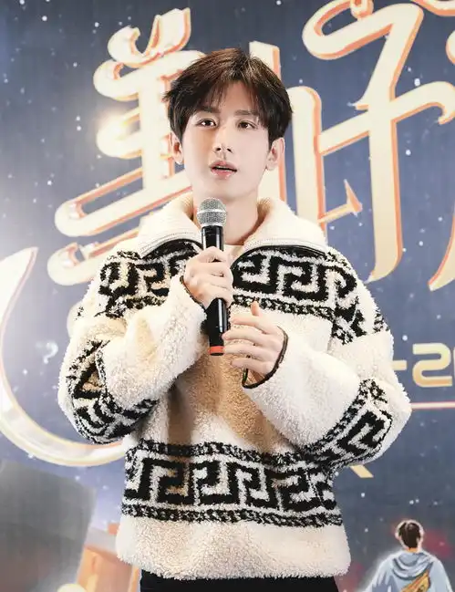 沉香如屑成毅定妆直播,帝君造型比司凤还好看,景甜却被指太像璇玑
