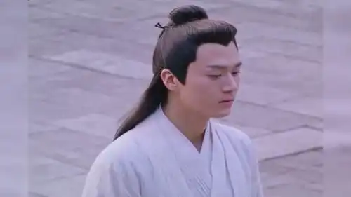 天乩之白蛇传说齐霄决心剃度,化身法海
