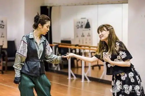 探班奥赛罗彩排,演员现场被骂哭,导演陈薪伊还埋下诸多彩蛋