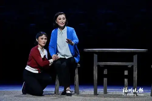 京剧连家灯火线上首演以连家渔民易地搬迁上岸为题材
