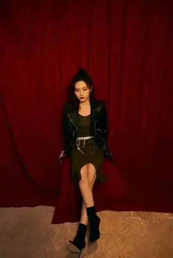 美少女的腿和颜值,她不仅能黑进你的电脑,还能黑进你的心里