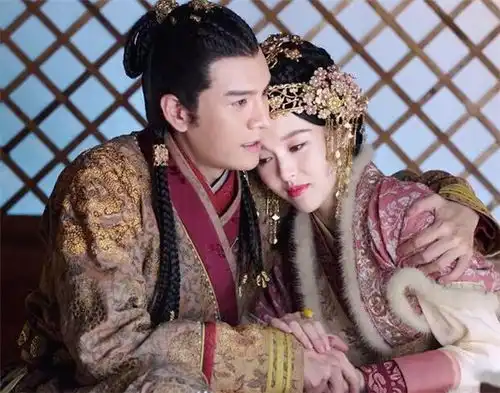 初入皇宫的萧太后,把三胞女儿,分别寄养在三个不同的家庭