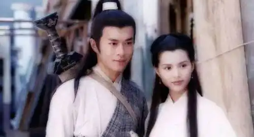 相比香蜜延禧上千的服装斥巨资做新,tvb一套服装却轮着用16年
