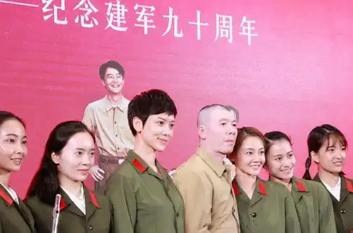 李晓峰亮相芳华战友会手风琴奏响诗意青春