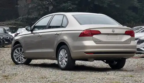 大众终于妥协这车原价9.88w,现跌至6.9w,12个月狂甩333582辆