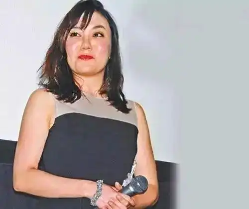 幕色丨美少女长残了比大妈还可怕