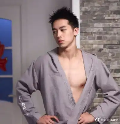 杨超越女主剧开机,资源狂虐其他成员
