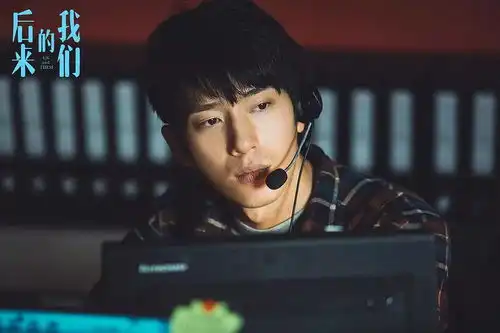 上映半天就破2亿,井柏然新片又爆了,网友他真不愧是票房灵药
