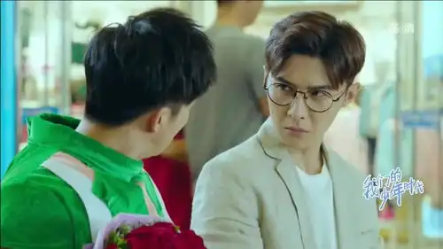 少年时代薛之谦紧拉着唐禹哲,竟还被淘宝坑骗,便宜没好货
