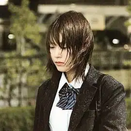 垫底辣妹
