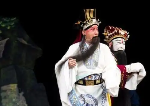 京剧艺术家言兴朋为什么叫言软软
