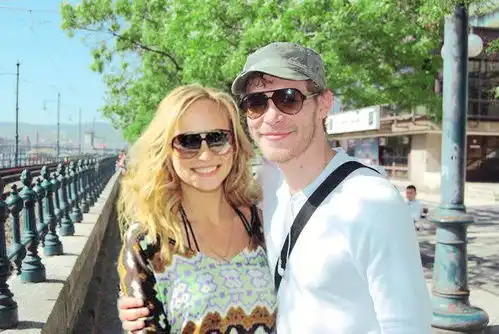 人,生来纠缠孽,苦难之源情,常在心间从吸血鬼日记的始祖家族说开去哔哩哔哩
