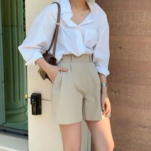 白衬衫不仅仅是一件百搭的衣服,更是女生走向女人的标志