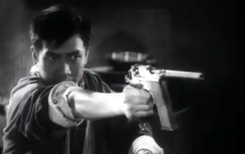 银幕硬汉演铁道游击队走红与秦怡演感情戏却别扭88岁去世