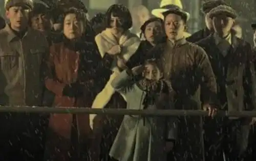 电影八佰怎么样演员阵容强大都是老熟人,全国票房破千万