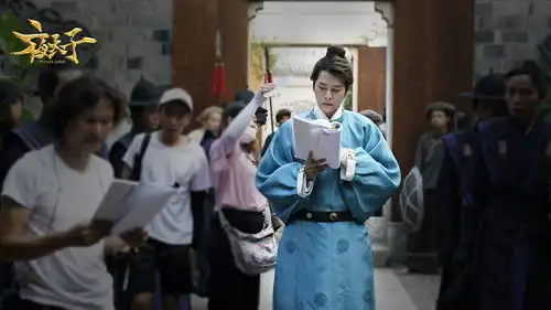 徐海乔夜天子杀青曝花絮照敬业态度获赞
