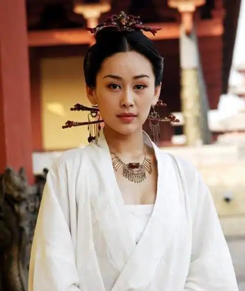 13个版本的西施,安以轩争议大,张敏略老气,蒋勤勤才是楚楚动人
