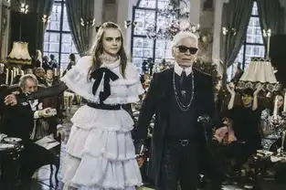 当茜茜公主穿上香奈儿