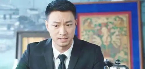 倾城男神穿黑西装,厉致诚阳光帅气,厉致谦绅士儒雅