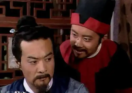贾雨村拼命往官场钻,贾政却整天呆在家,不同背景决定了不同的人生

