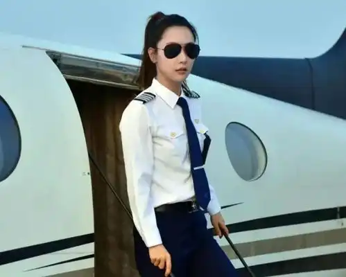 同演女机长,把刘亦菲和辛芷蕾白冰等演员放一起看,差距就出来了