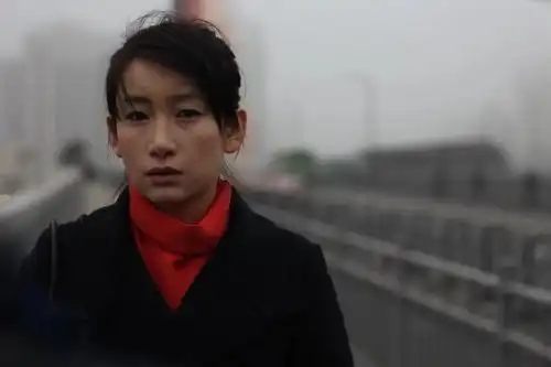 王万兵工作室影视中心悬崖之上秦海璐生猛悠然自得,她活出独一无二模样
