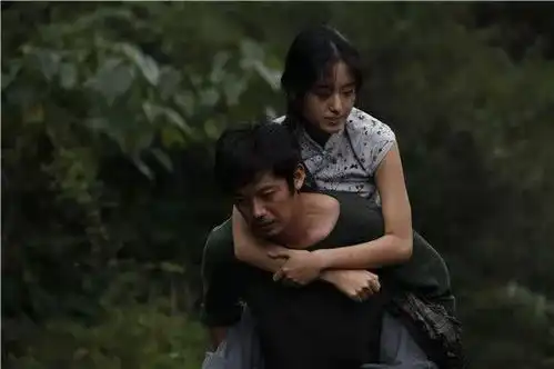 她是周冬雨娜扎同学,被黄轩狂追,却爱上大30岁的刘亦菲干爹
