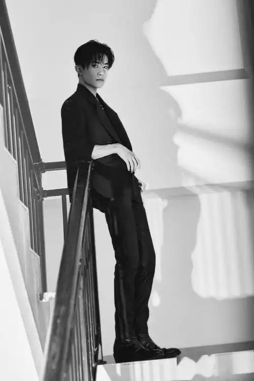 工作室分享易烊千玺少年之名剧照,全新身份开启青春里的无限可能