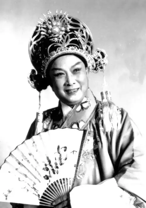 上海戏院里的新越剧往事尤伯鑫