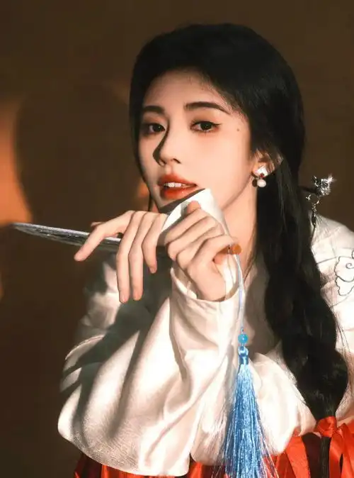 榜妹热线热巴新剧又注水加戏鞠婧祎出演宅斗剧王楚然演技拉胯邓为还不进组卢昱晓资源爆棚