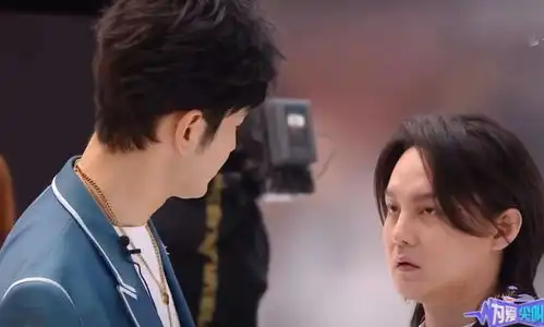 尖叫晚会坑艺人黄景瑜学舞站桩,华少频繁救场,众星像在菜市场