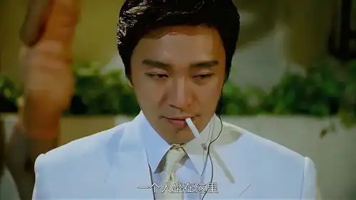凌凌漆袁咏仪瞄准周星驰,哪料周星驰弹钢琴,袁咏仪立马愣住了喜剧片
