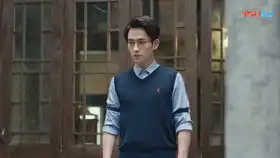 镇魂沈巍雨中下跪cut巍澜兄弟情为赵云澜求医朱一龙下跪cut
