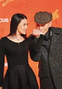 一步之遥各种癫狂戏谑删减微乎其微
