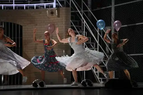 马修伯恩新作来沪这是你从未见过的罗密欧与朱丽叶
