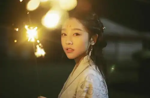 曾是灵魂摆渡的最美孟婆,离开了古装造型,却秒变路人脸
