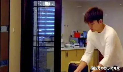 晒晒李小璐和贾乃亮曾经的家,客厅有很多儿童玩具,一家人好温馨