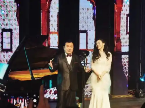 世界最高音乐厅飘仙乐彤唱芯声古典也流行音乐会献给新年
