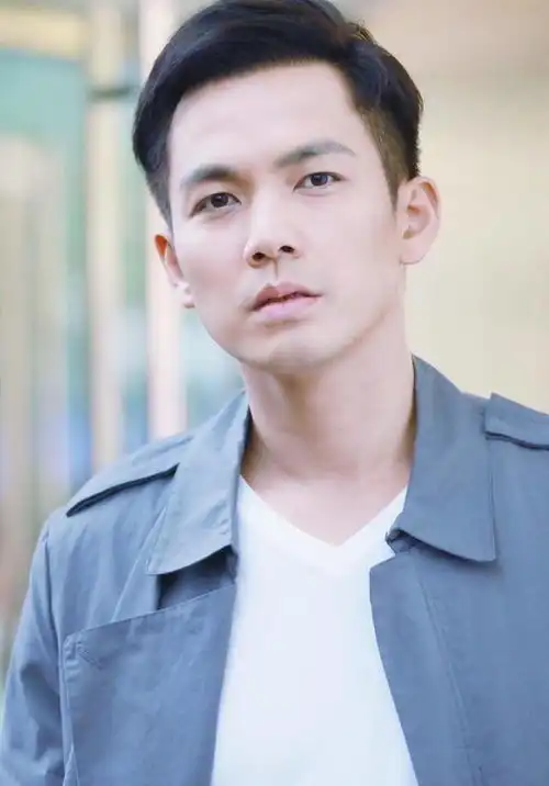 钟汉良郭麒麟同框录节目,两人相差21岁毫无差距,网友凌乱了
