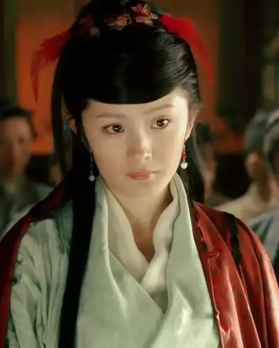 这一次,轮到71岁的郑晓龙翻车了新红楼梦一出,太离谱