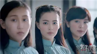 女生宿舍发剧照众女星着短裙秀美腿
