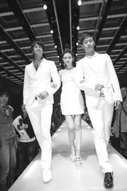 黄晓明何润东难救场泡沫之夏收视惨败
