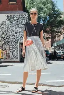 穿普通装的女王靠什么碾压穿普拉达的女王