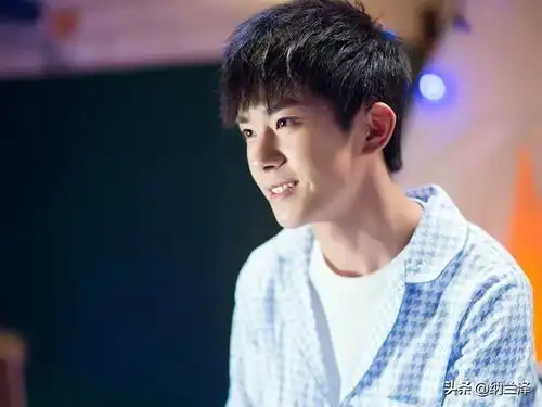 易烊千玺意外暴露真实年龄还有女明星将71岁改成66岁