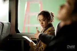 晚秋曝中文海报汤唯玄彬迷人爱情备受期待
