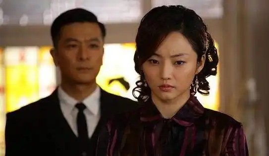 和前夫离婚后,女儿告诉了我件事,我打算接老公过来和我们一起住